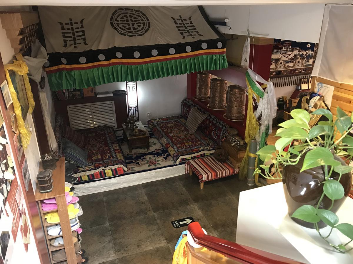 Xining Yushu Zangjia Hostel エクステリア 写真